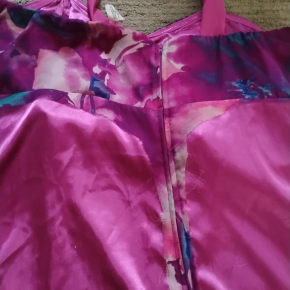 Deb Dress 💜🖤 🩷 - Picture 7 of 8